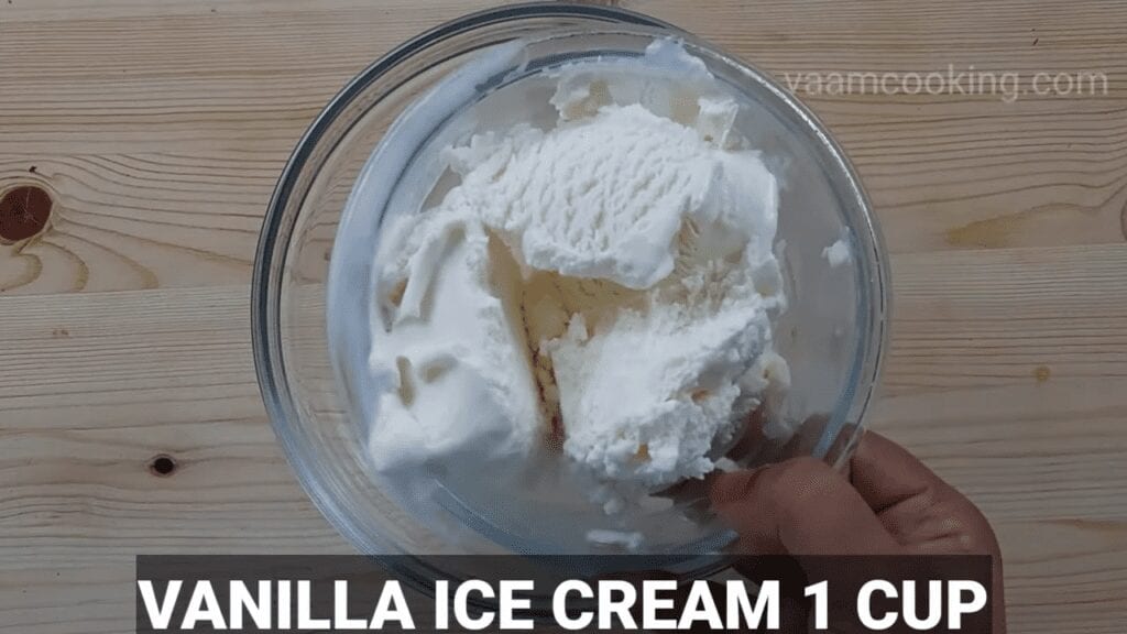 Oreo-Mcflurry-recipe-homemade-Oreo Mcflurry-vanilla-icecream