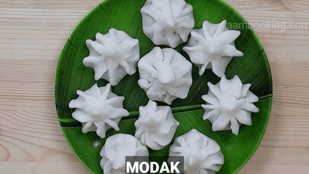 ukadiche-modak-first-timer-modak-ready-for-steam