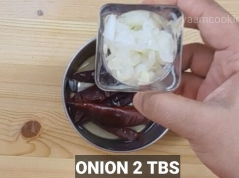schezwan-sauce-recipe onion