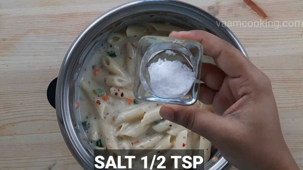 white sauce pasta vegetarian salt at final