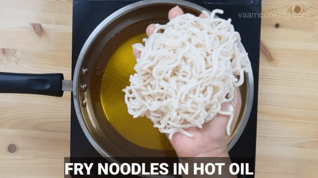 American-chop-suey-oil-fry-noodles