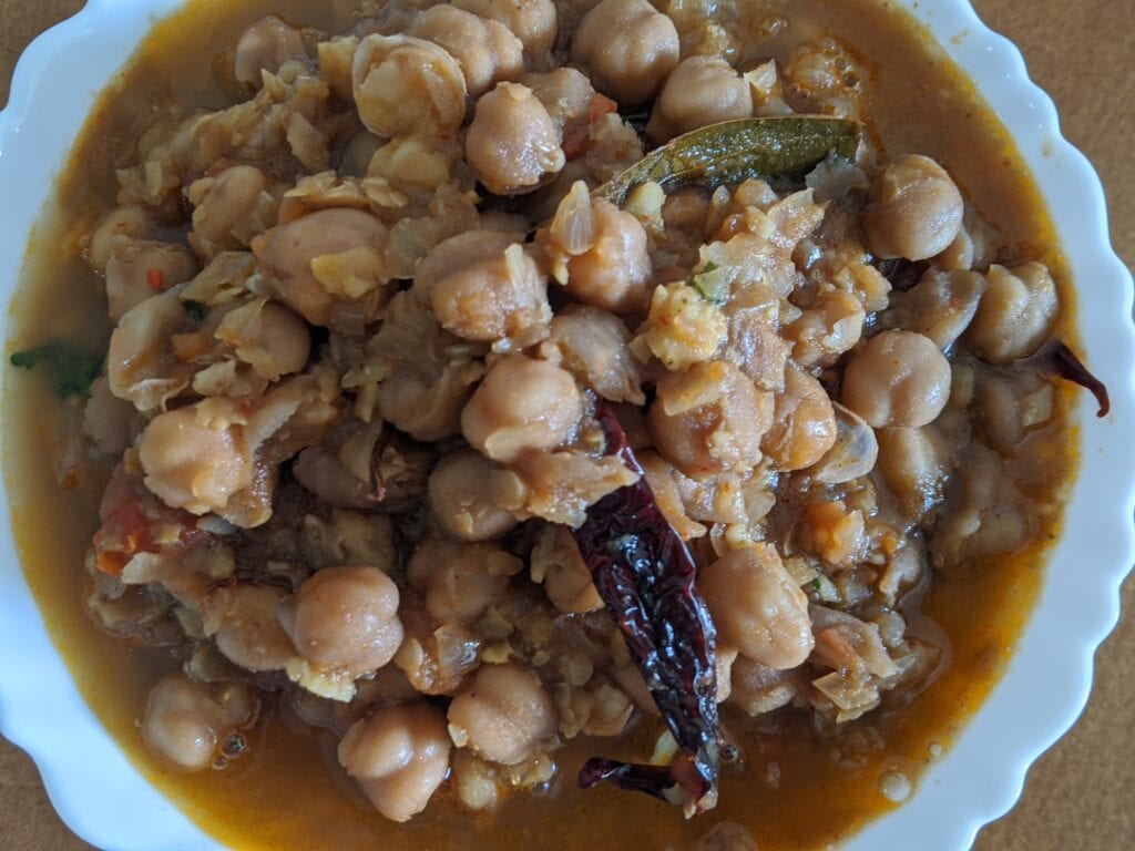 Amritsari-chole-recipe-Punjabi-chole-recipe-image-1