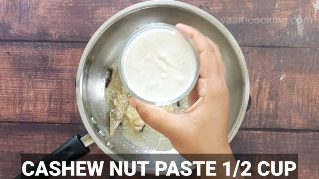 Malai-kofta-recipe-in-white-gravy-gravy-making-ginger-cashew-nut-paste