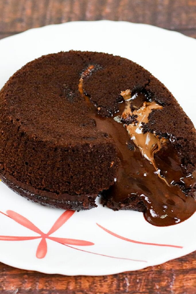 Chili's Molten Lava Cake - CopyKat Recipes