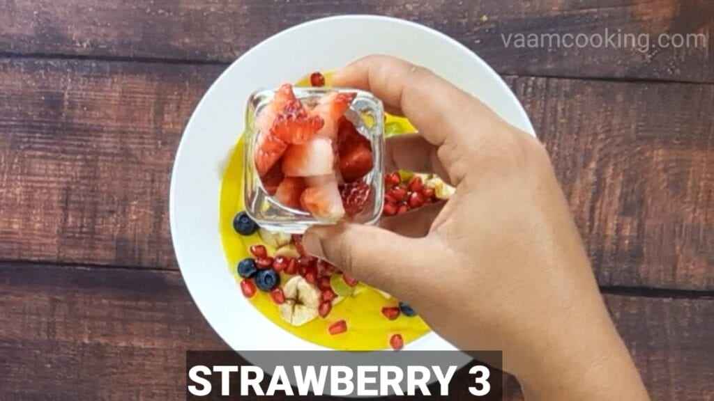 fruit-custard-recipe-add-strawberry