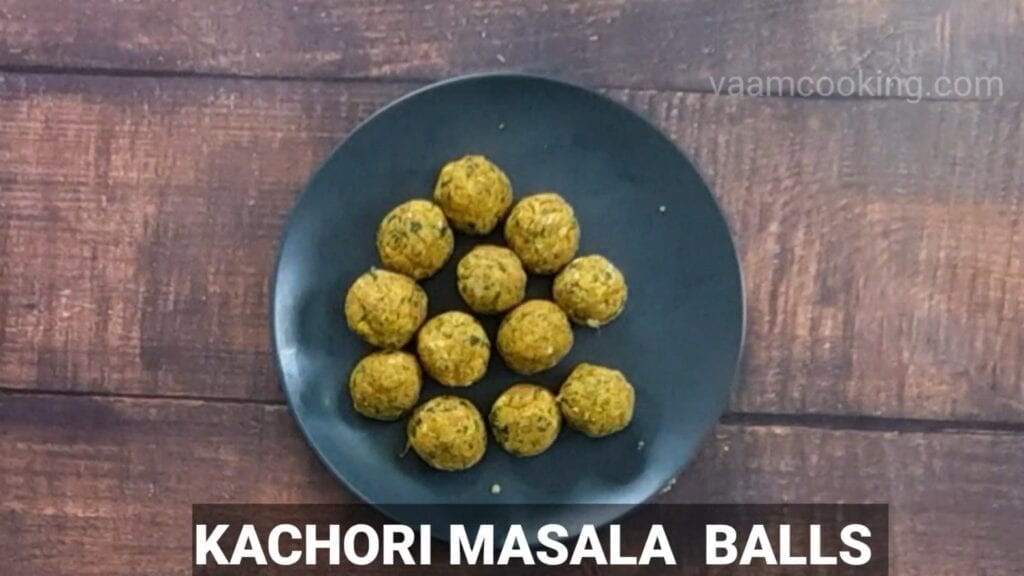 shegaon-kachori-recipe-make-masla-balls