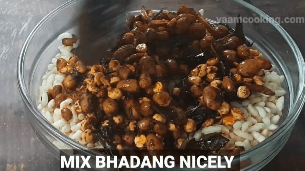 kolhapuri-bhadang-recipe-mix-masala-and-murmura