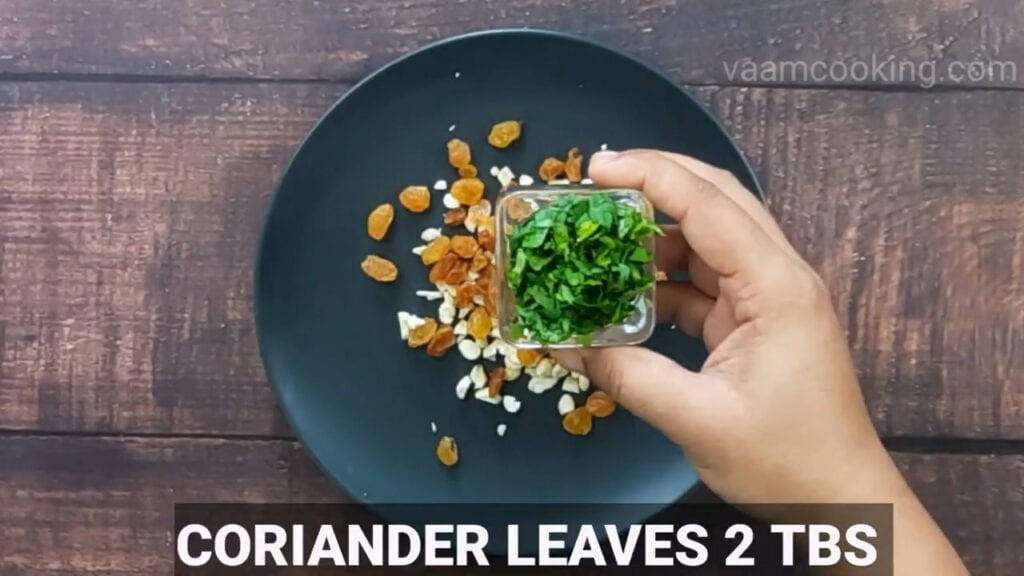 paneer-pasanda-recipe-stuffing-coriander-leaves