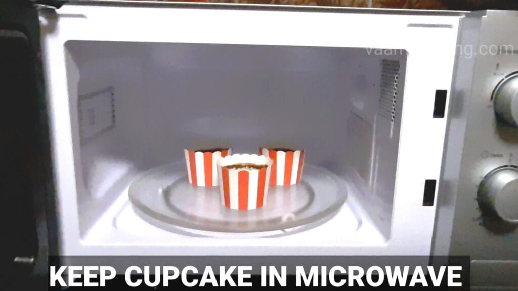 tilgul-chocolate-cupcake- keep cupcake in microwave